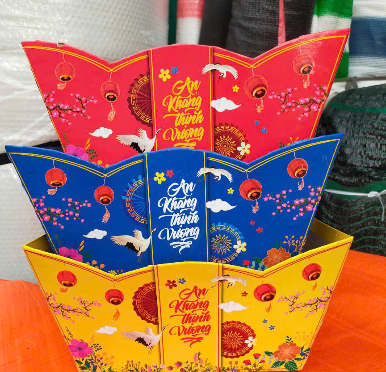 HỘP GIẤY HÌNH CHIẾC THUYỀN