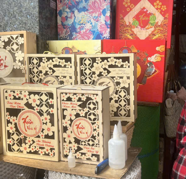 HỘP BÁNH TẾT BẰNG GIẤY